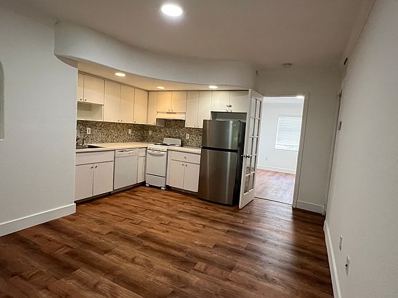 5th image of 901 Euclid Ave APT 3