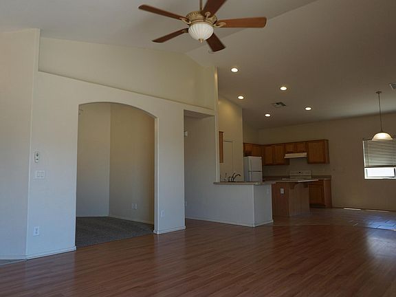 3rd image of 2885 N Taylor Ln