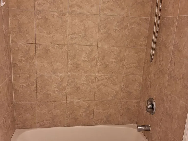5215 Center St #201 — Photo 13