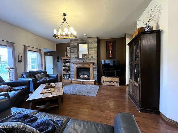 4th image of 342 Sadie Ln