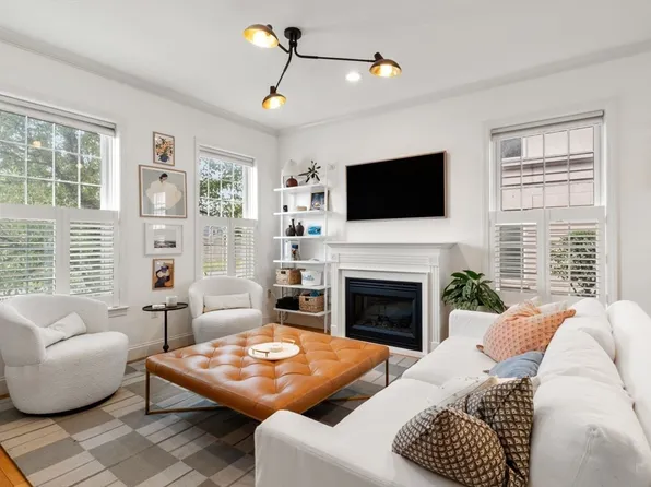 63 Chelsea St #63, Charlestown, MA 02129