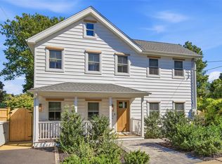 61 Anstice St, Oyster Bay, NY 11771