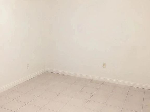 4th image of 3802 Kenmore Ave