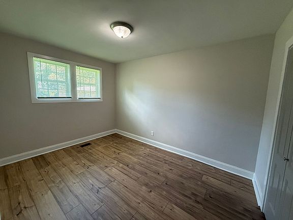 5th image of 108 Dukeland Dr #108
