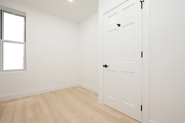 Rented by R New York | media 6