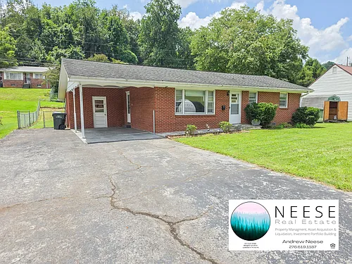 422 Barker Ln Photo 1