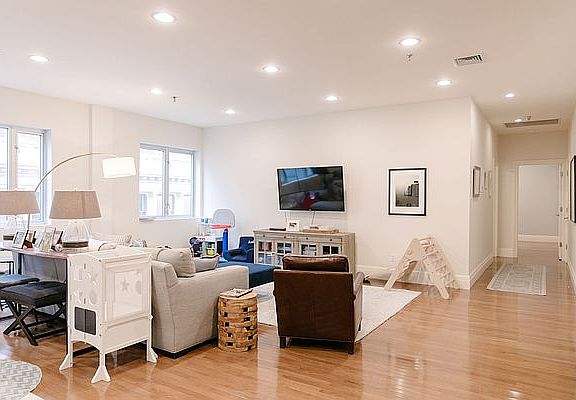 3rd image of 66 Franklin St APT 7C