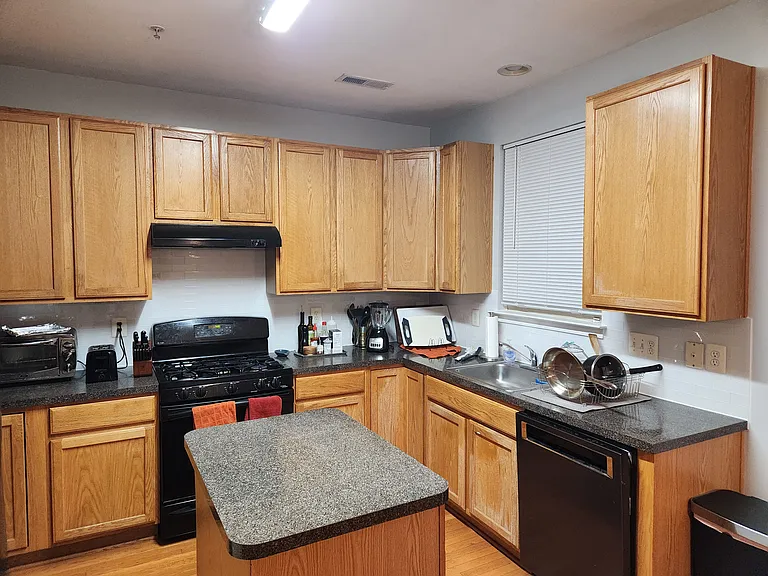 115 Lloyd St — Photo 9