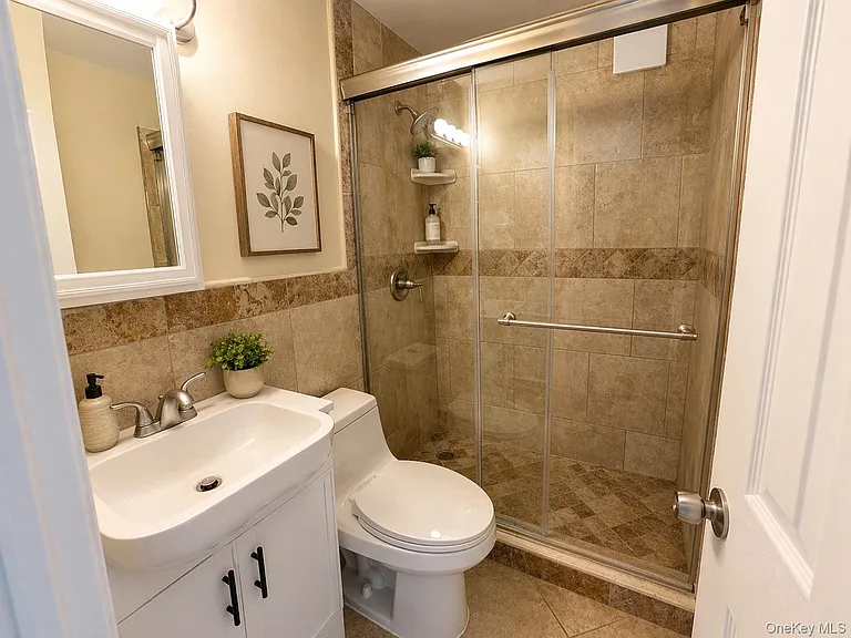 46 Dawson Ave #1 — Photo 8