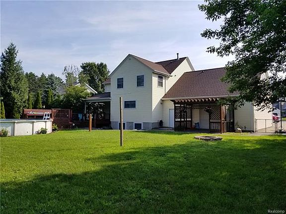 4th image of 3721 Loton Dr