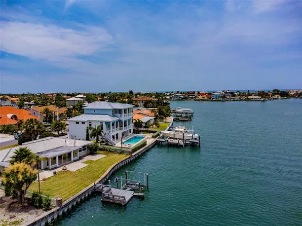 2244 Donato Dr, Belleair Beach, FL 33786