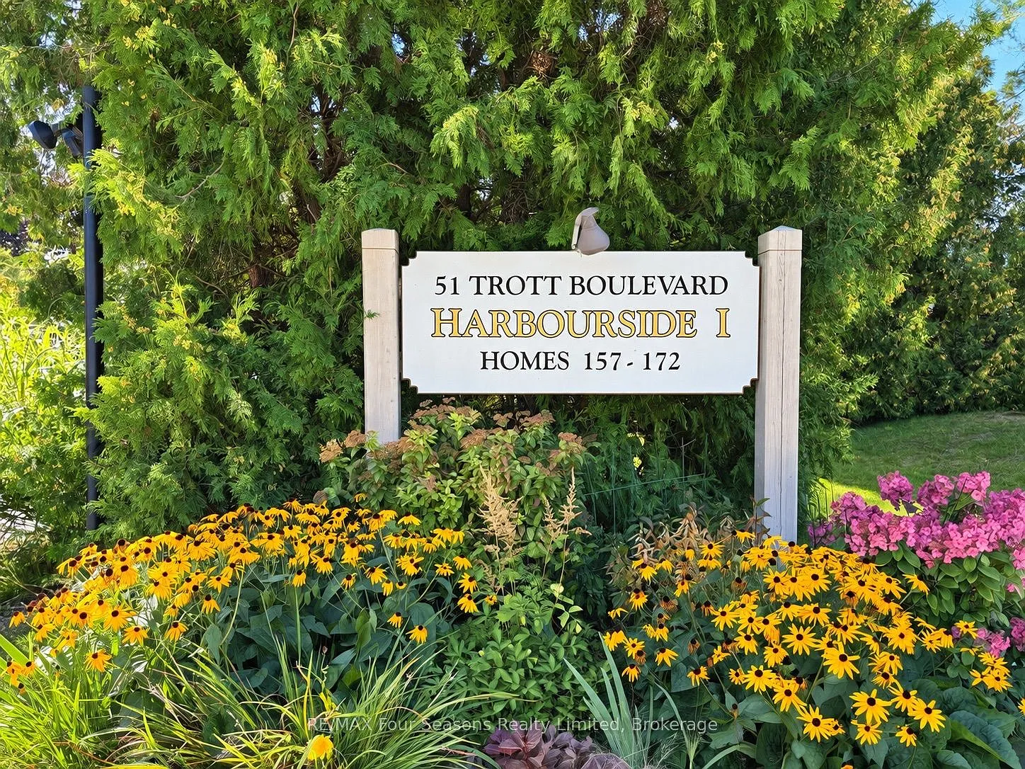 51 Trott Blvd — Photo 2