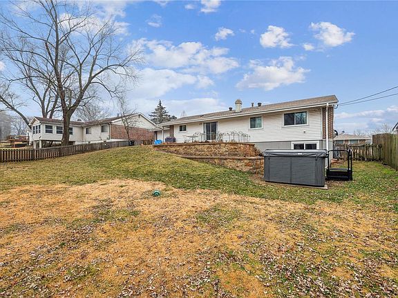 3rd image of 1825 Pickfair Dr