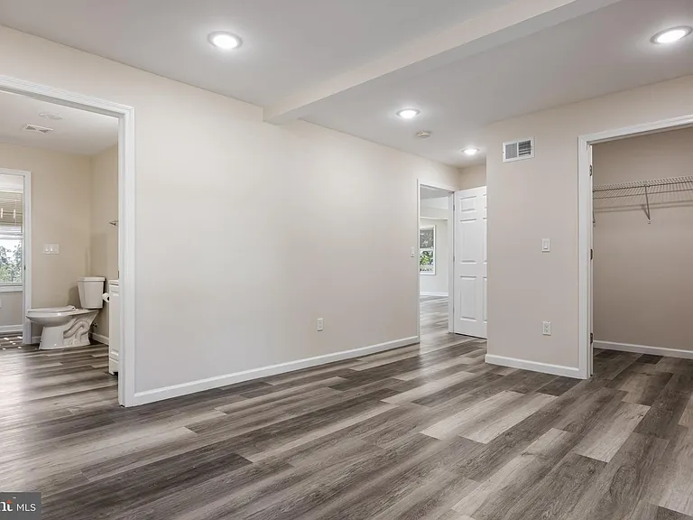 55 Shawnee Ave — Photo 17