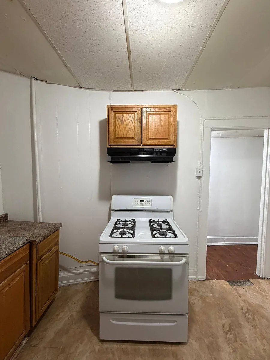 Building Photo - 280 Verona Ave #V5