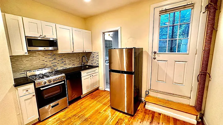 Rented by HOLTON REAL ESTATE INC. | media 3