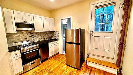 Rented by HOLTON REAL ESTATE INC.