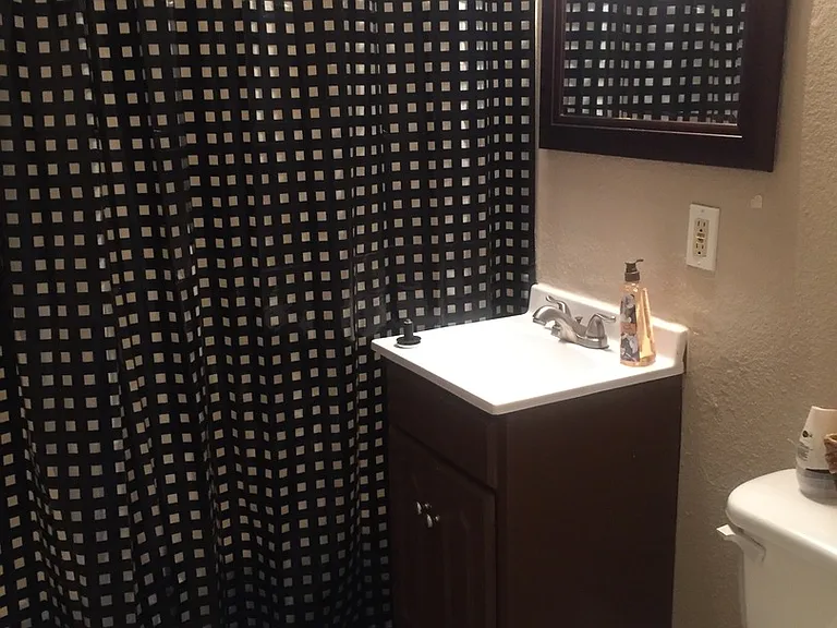 2416 Clifford Ave — Photo 7