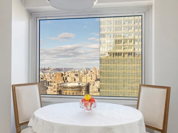 20 West 64th Street image 5 of 13