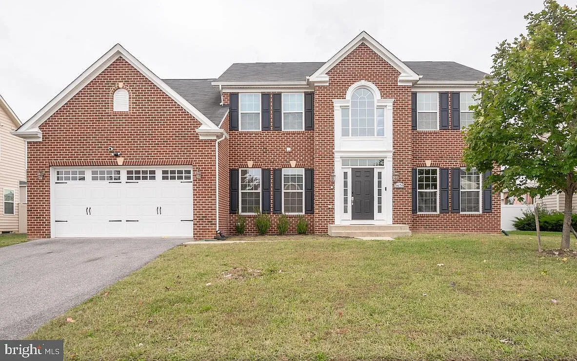 4 bed, 3.5 bath, 4796 sqft, $4,150 — Photo 1