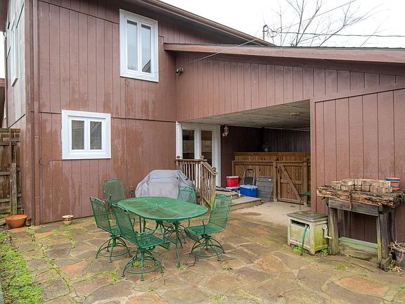 3rd image of 6 Richardson Ct