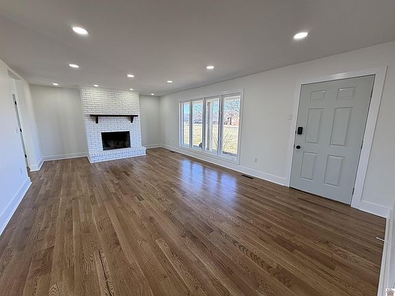 2nd image of 204 Beech St