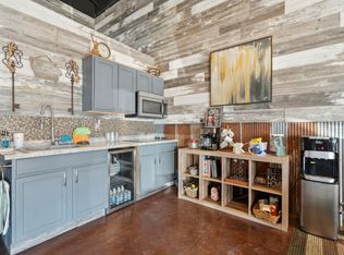 600 Lewis Access Rd, Center Pt, IA 52213