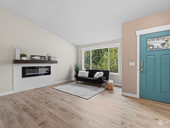 3rd image of 19201 113th Street E