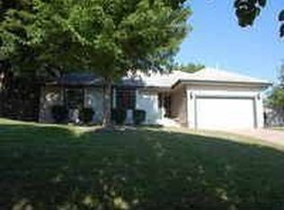3844 SW Cambridge Ave, Topeka, KS 66610