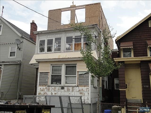 2nd image of 320 Ogden St
