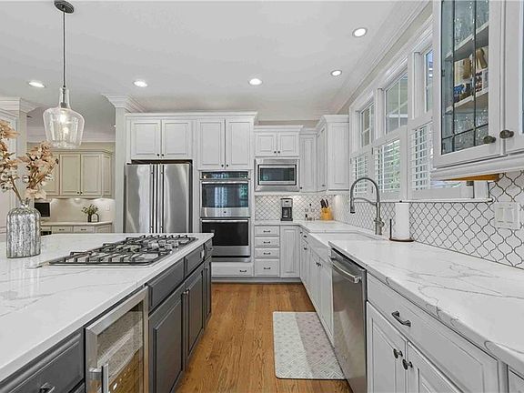 4th image of 598 Elliott Rd