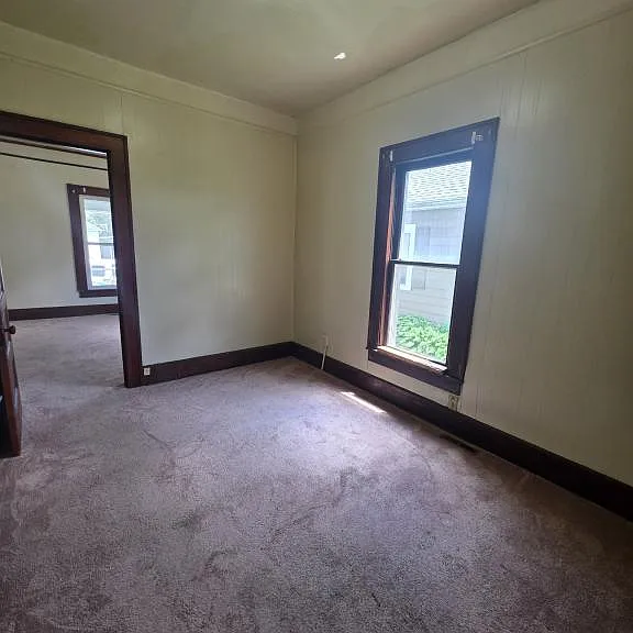 1027 S Bell St — Photo 10