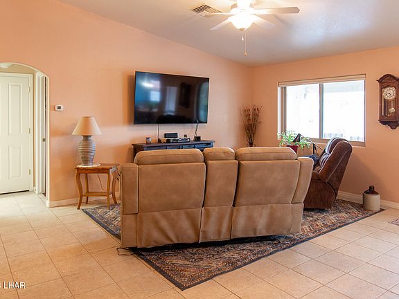 5th image of 3270 Fountain Palm Dr