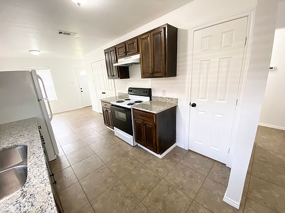 2nd image of 2508 E Houston St #B