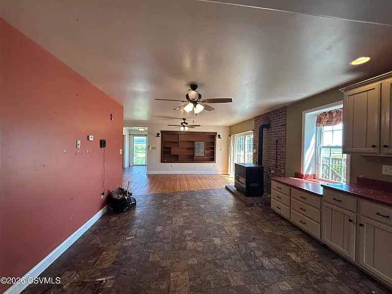 687 Hanselman Rd — Photo 14