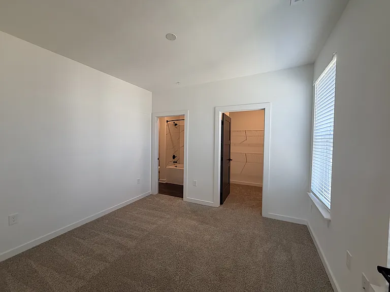 The Wren Apartments — Photo 205