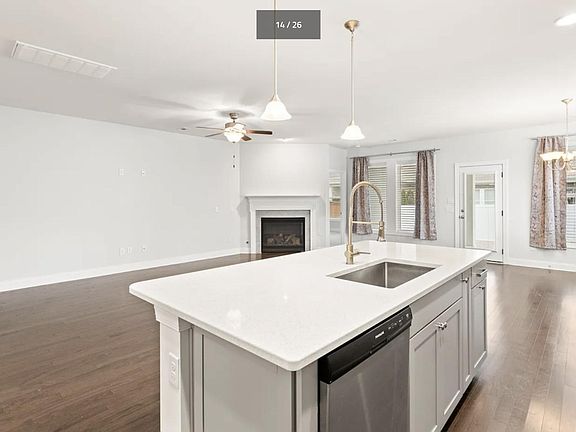 5th image of 102 Saddlewood Ln