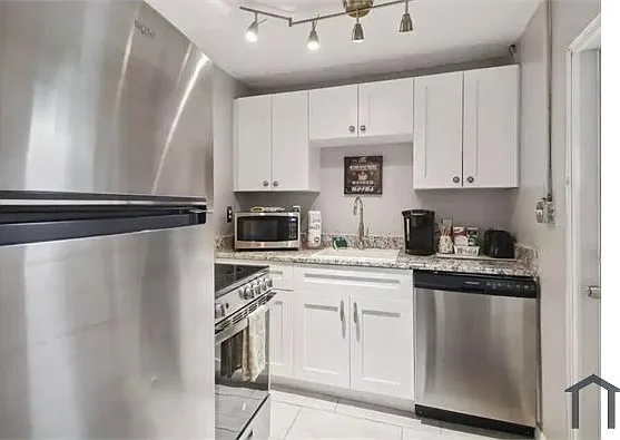 1 bed, 500 sqft, $2,550 — Photo 2
