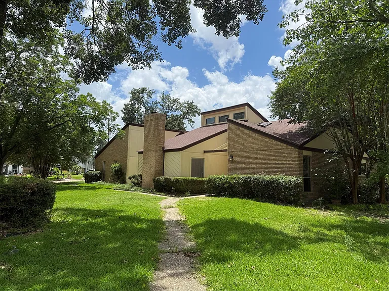 13103 Holston Hills Dr — Photo 2
