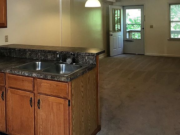 2nd image of 257 Smith St #B