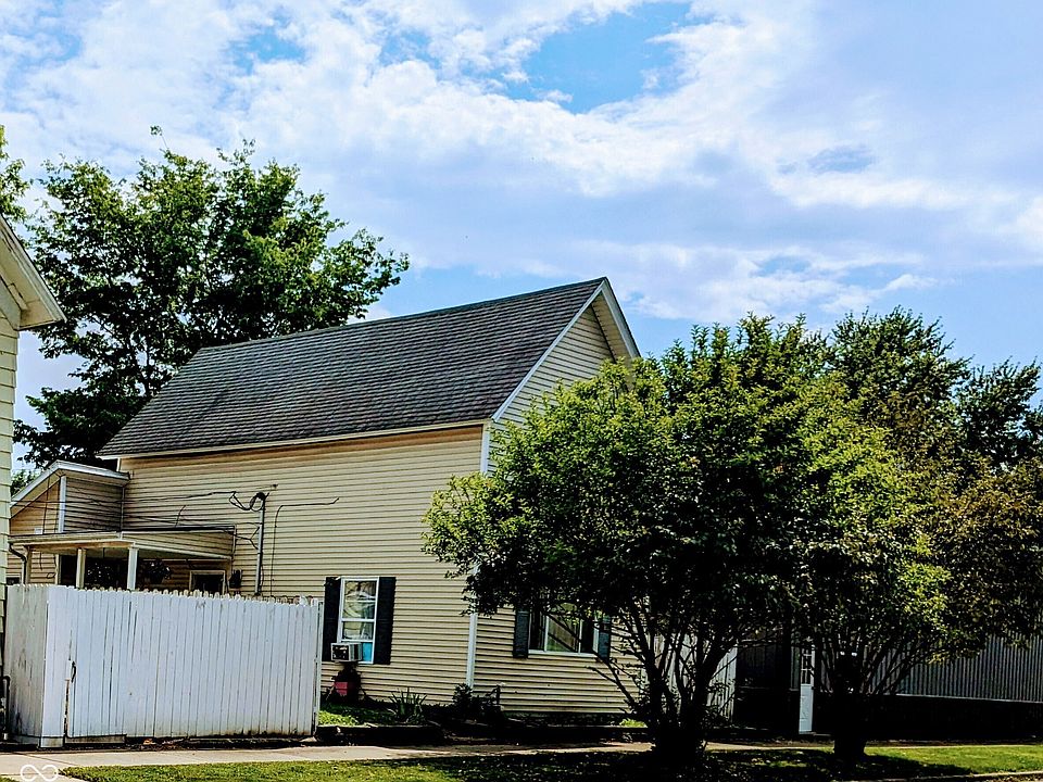 2nd image of 513 W 2nd St