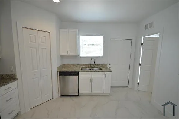 2197 Davis Ct — Photo 8
