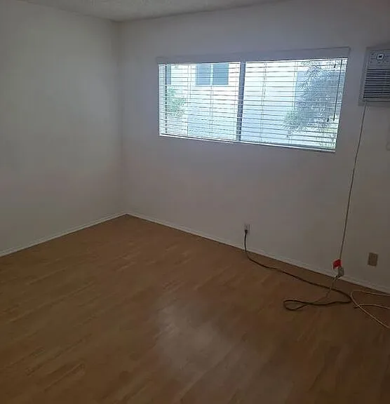 1237 Amherst Ave #7 — Photo 4