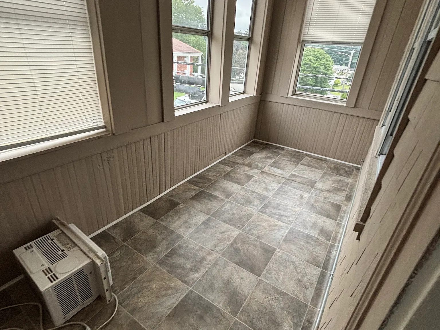 3 bed, 900 sqft, $1,800 — Photo 4