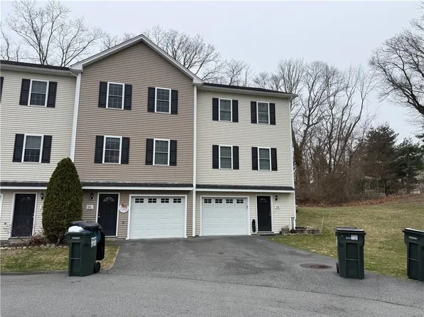 75 Esmond St #5D, West Warwick, RI 02893