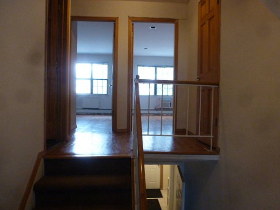 4th image of 7909 157th Ave