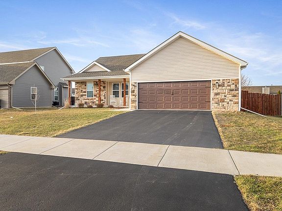 2nd image of 4724 Glen Echo Way
