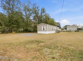 524 W RAILROAD Avenue W, Macclenny, FL 32063
