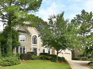 270 Lochland Cir, Roswell, GA 30075