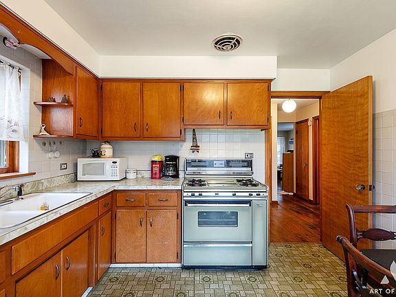 5th image of 7430 W Diversey Ave